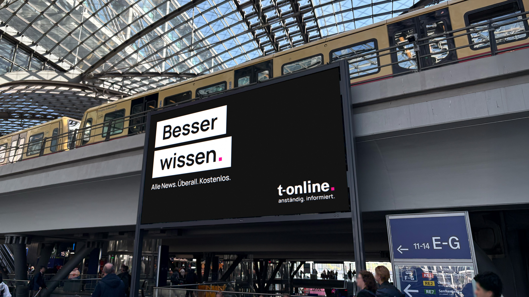 t-online DOOH campaign at a railway station